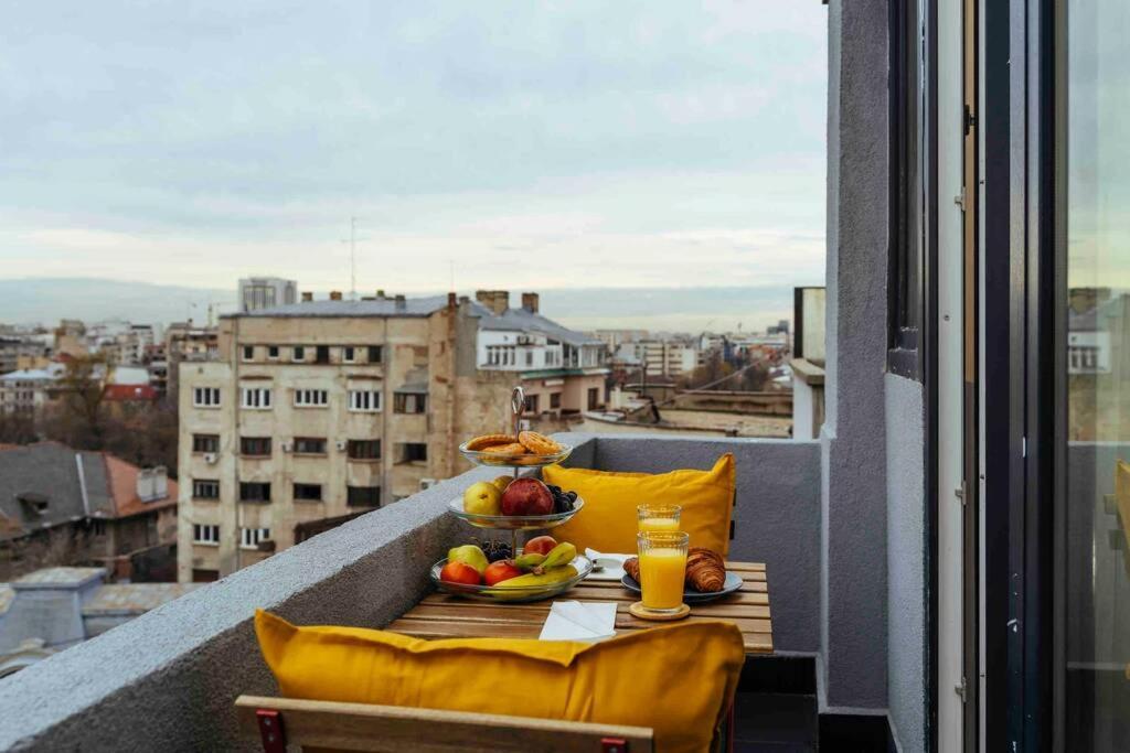 Stunning Views - Top Location - Netflix + Balcony Bukareszt Zewnętrze zdjęcie