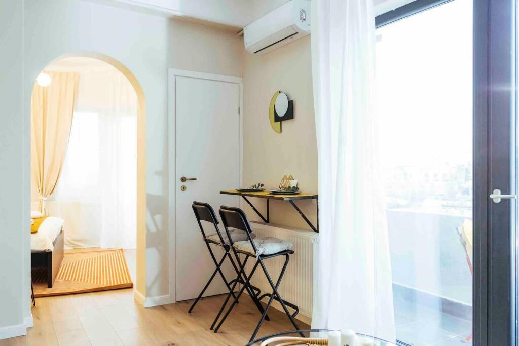 Stunning Views - Top Location - Netflix + Balcony Bukareszt Zewnętrze zdjęcie